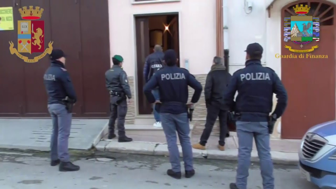 Foggia, blitz di polizia e finanza a Mattinata e Cerignola
