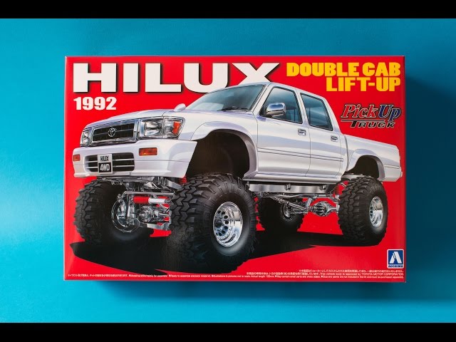 Aoshima 1/24 Toyota Hilux Lift Up Model Kit Unboxing And Review