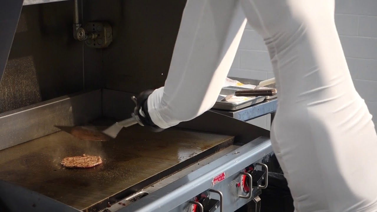 Flippy Flips a Raw Burger - YouTube