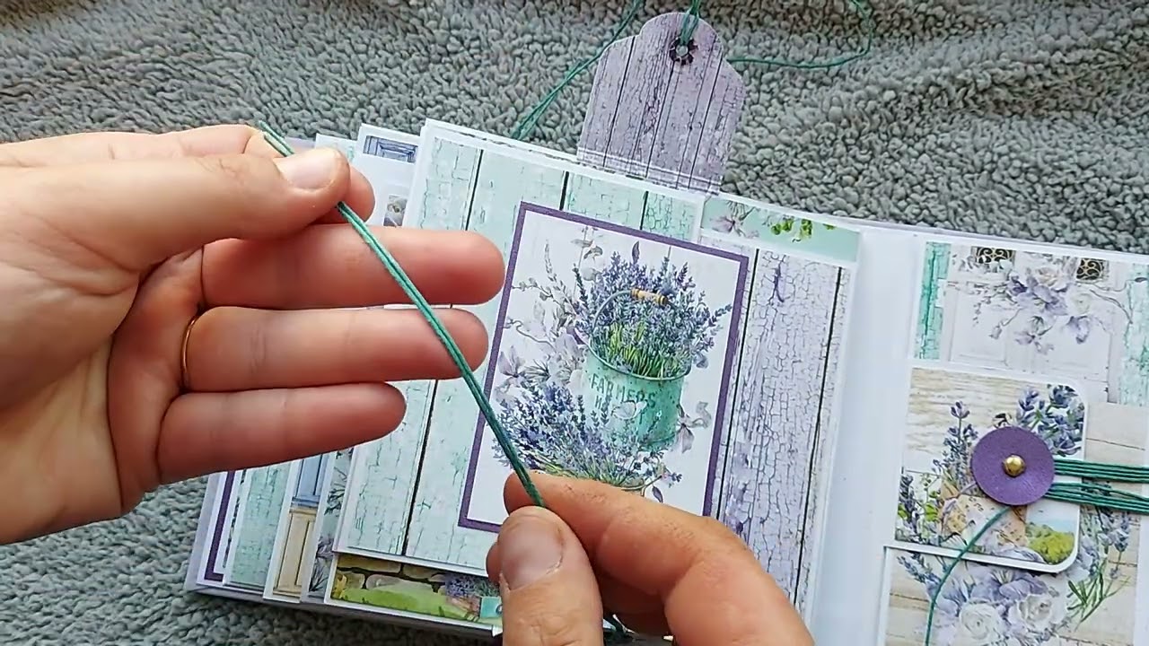 Mały, delikatny album z kolekcji Lavender Farm Mintay Papers