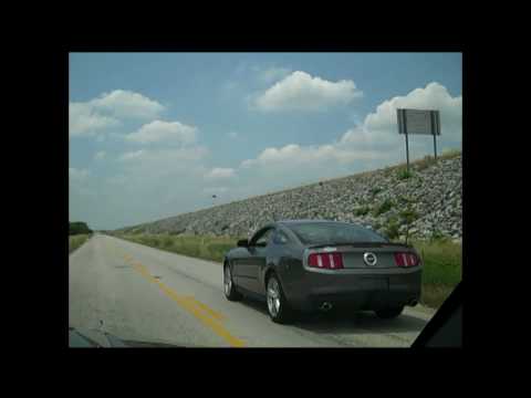 2010 Mustang GT vs. 2011 Mustang V6