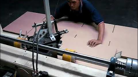 半自動釘箱機  (Semi-Auto Stitching Machine)