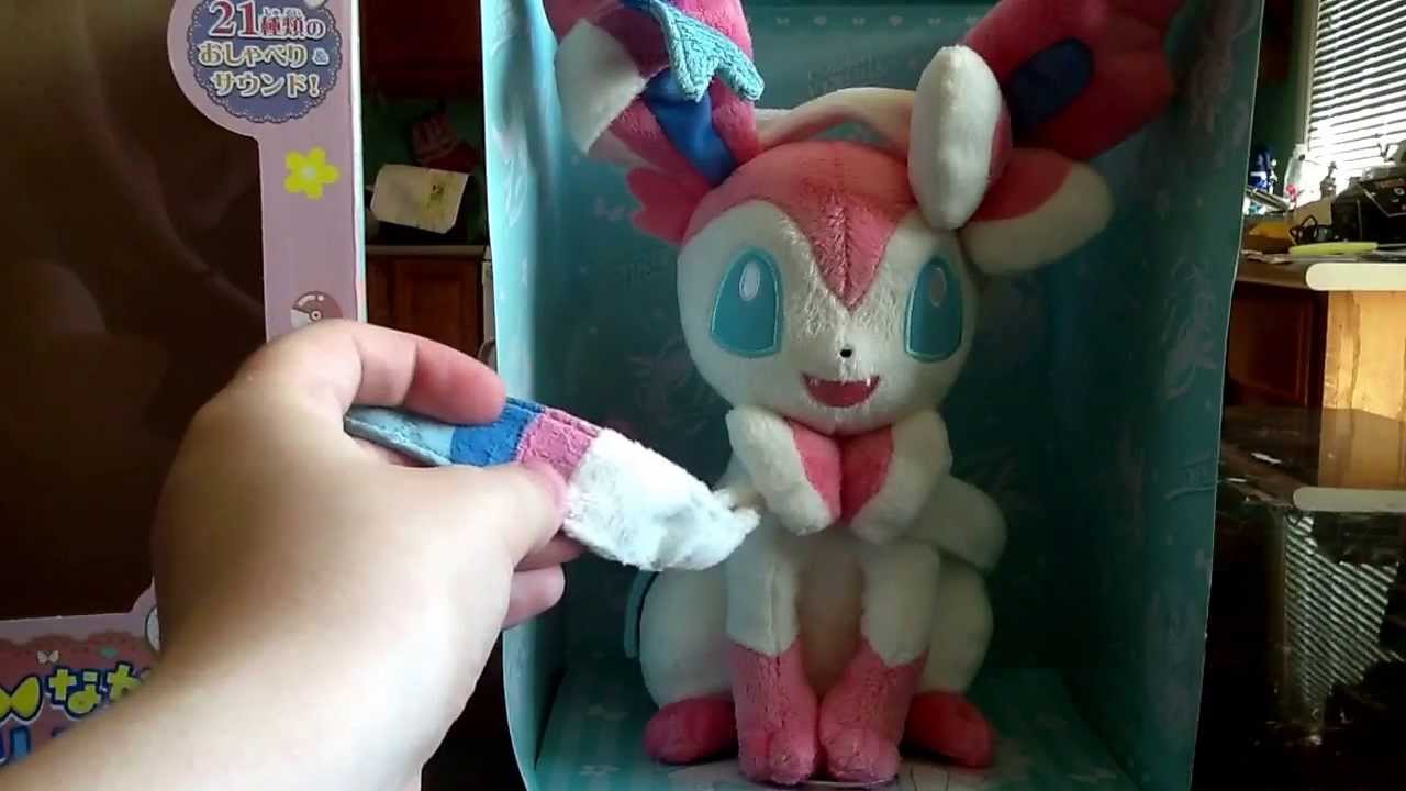 Talking Sylveon Nymphia Takara Tomy 