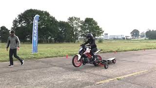 Stunt and WheelieSchool one minute video of Manon wheelie school screenshot 3