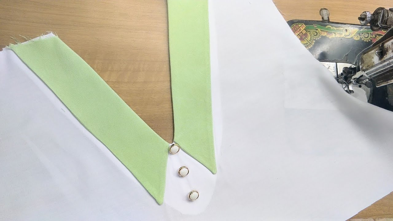 V-Neck with Peter Pan collar