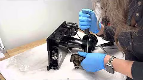 Singer Featherweight Disassembly Guide: A Comprehensive Tutorial