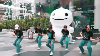 BIGO LIVE Thailand - beautiful moments with the giant #BigoDino at the Siam Discovery in Bangkok