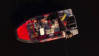 С 20 метров! НАШЛИ РЫБУ! Где ТАЙМЕНЬ? Ловля щуки спиннингом на озере в Тыве. Рыбалка с лодки пвх.