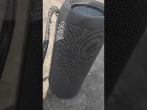 JBL flip essential lfm Bass test in 100  vol 