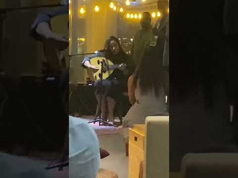 سلاف الياس اقمار الضواحي