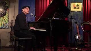 Kenny White: Shoot The Moon. Bartof Station (3)