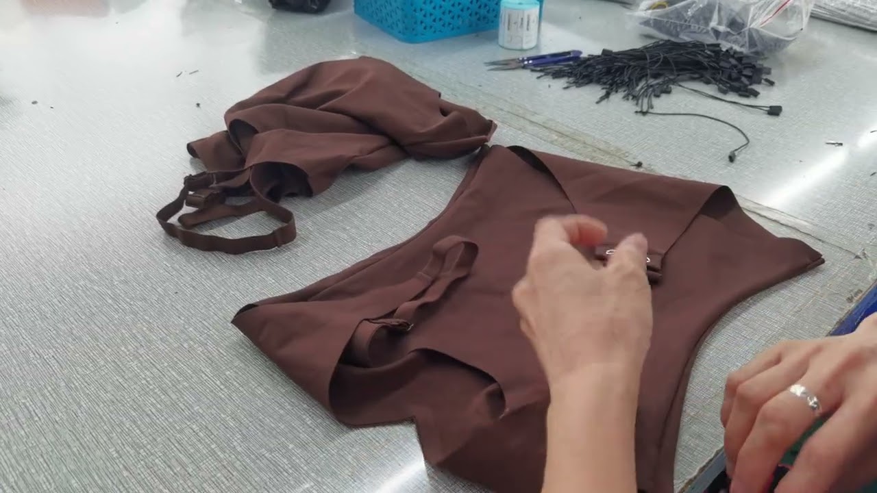 Emballage neutre sans marque — capture d'écran d'une vidéo