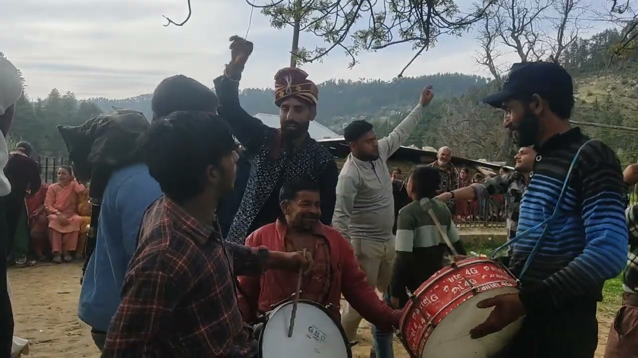  Bhaderwahi  dhol dance 