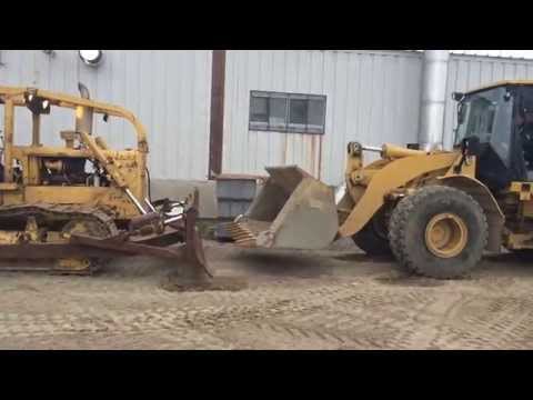 cat D6C bulldozeur vs cat 950 loadeur