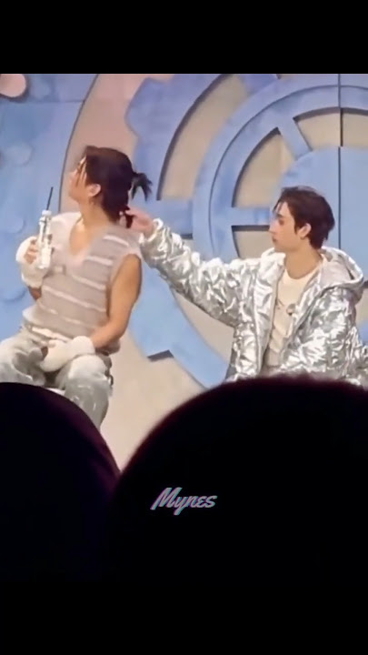 Chan missed his Lixie at fanmeeting d3 🥺 #skz #chanlix