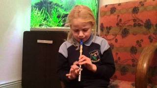 Video-Miniaturansicht von „Evie playing O The Britches Full Of Stitches Tin Whistle“