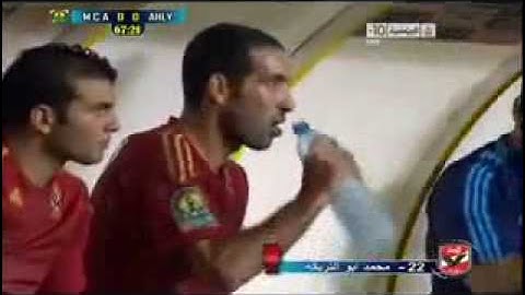 جماهير الجزائر تشجع تريكه