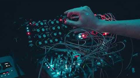 Jam #10: Trilobite - full analogue triple oscillator by MachineRoom