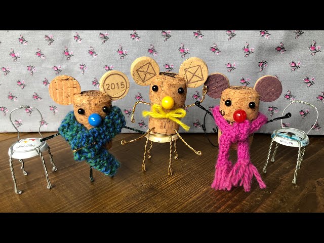 ハンドメイド ピアノを弾く熊 コルク人形 茶耳 シャンパンチェア sddefault.jpg