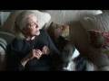 Glenn close visits with lauren bacall and her papillion sophie