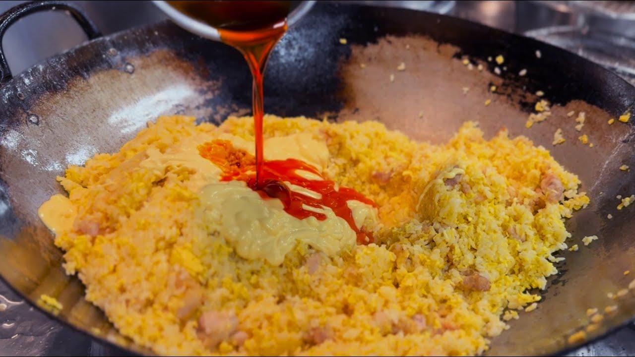 マヨネーズラー油炒飯、閃きました。 Red Oil, White Dream: A Fried Rice Story