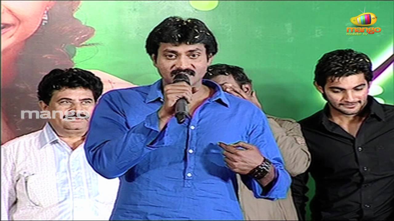 sunil joking on his 6 pack - poola rangadu audio launch - YouTube