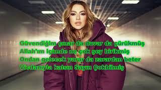 Hadise Farkimiz Var {Karaoke Viseo}