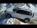 Offroad Chevrolet Niva и Pajero Pinin в песчаном карьере