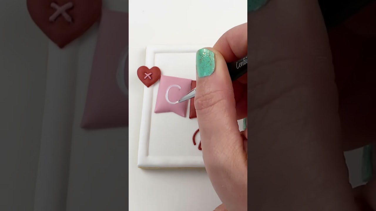 You’re cute as a button! 💘 Valentines sugar cookie decorating