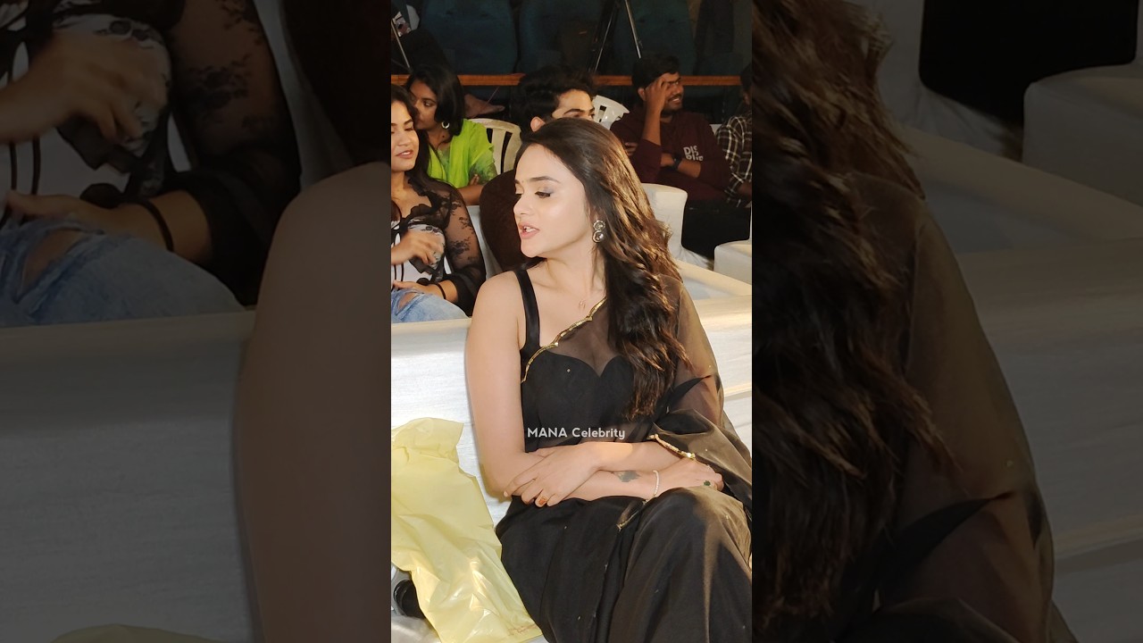 Black saree lo sri Satya elaa vundho cheppandi 