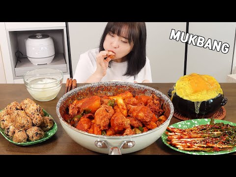 먹방 :)매콤한 닭볶음탕에 치즈폭탄계란찜, 묵은지참치주먹밥, 파김치, 닭볶음탕 소스에 치즈볶음밥까지~. korean mukbang