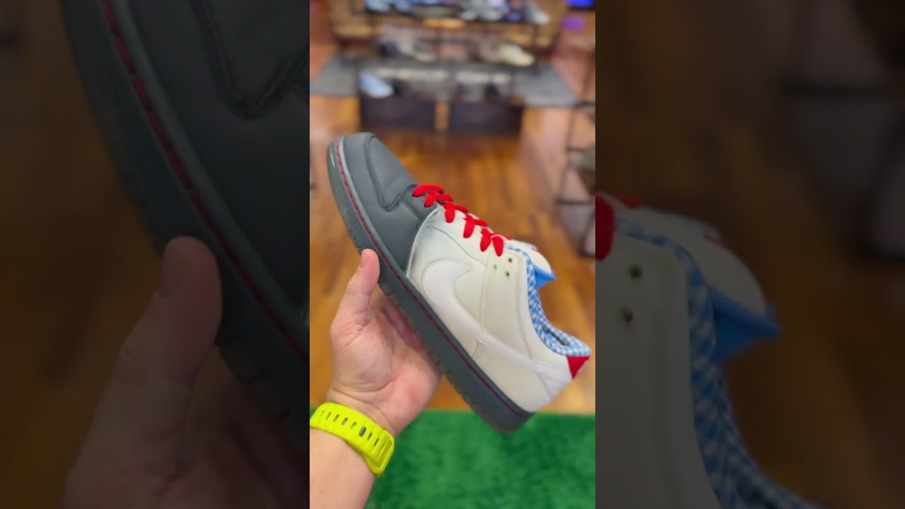 Check out this rare pair of dunks! 