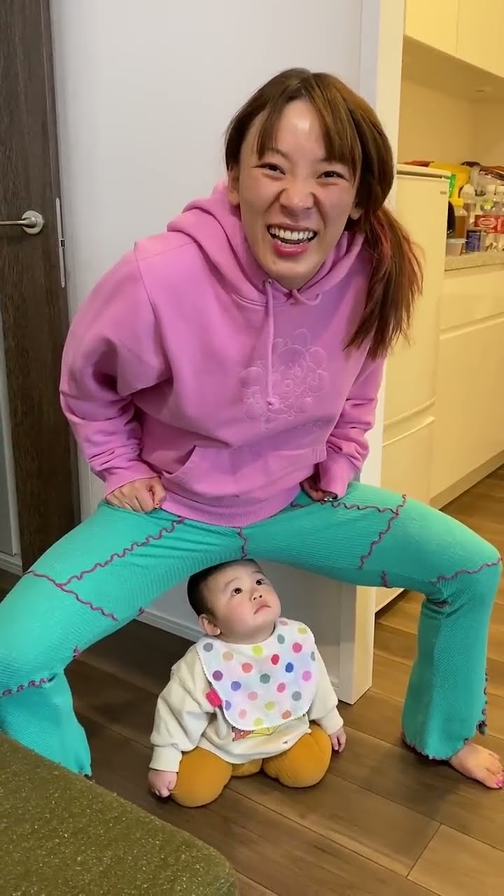 A baby who keeps watching Fuwa-chan - YouTube