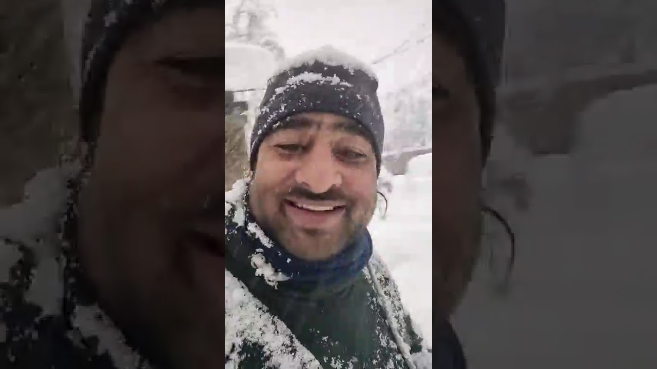4 feet Snow in Shopain ..