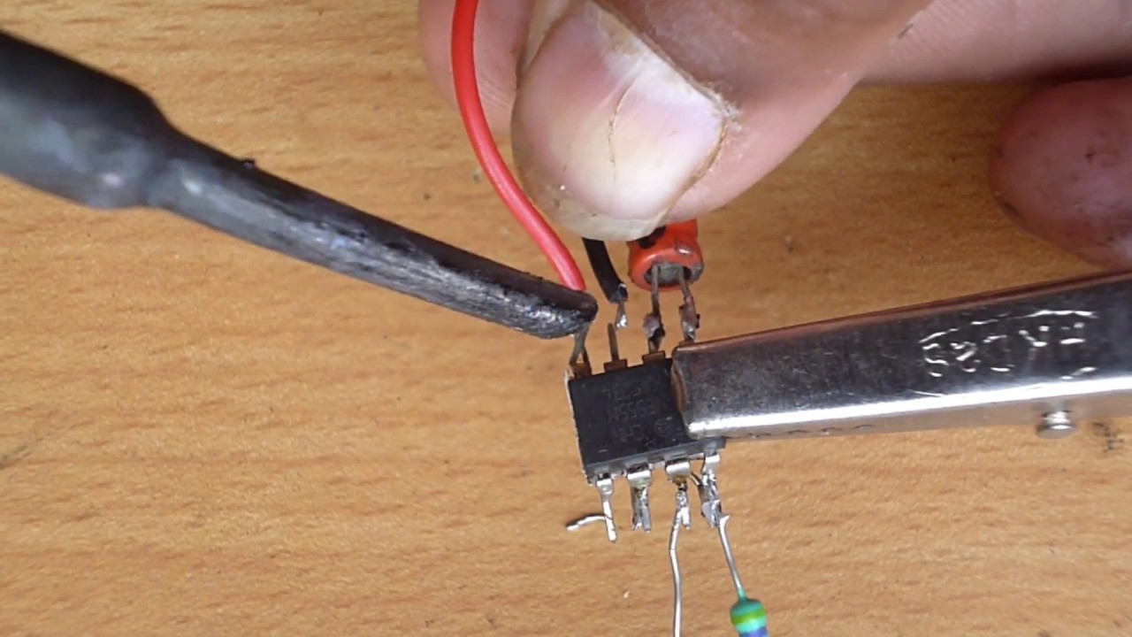 How to make a Regulating flashing led circuit use only 555ic