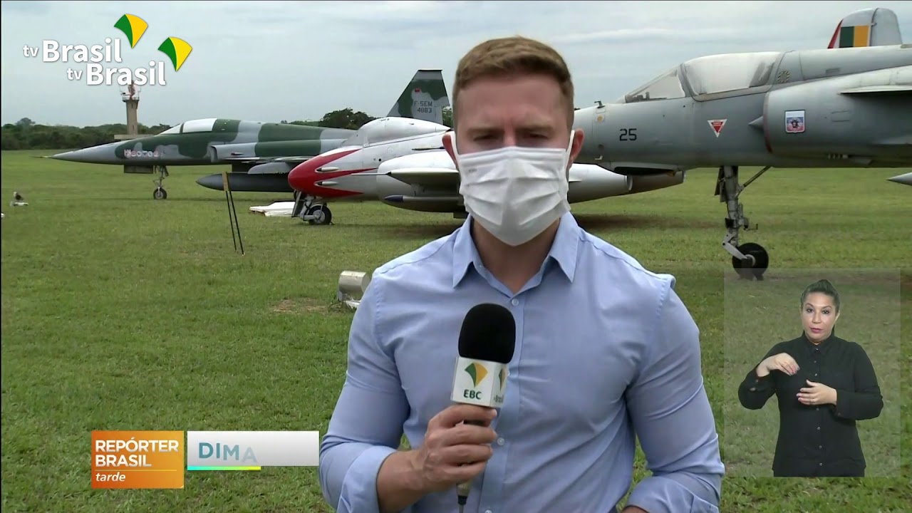 Bolsonaro participa da formatura de aspirantes da FAB