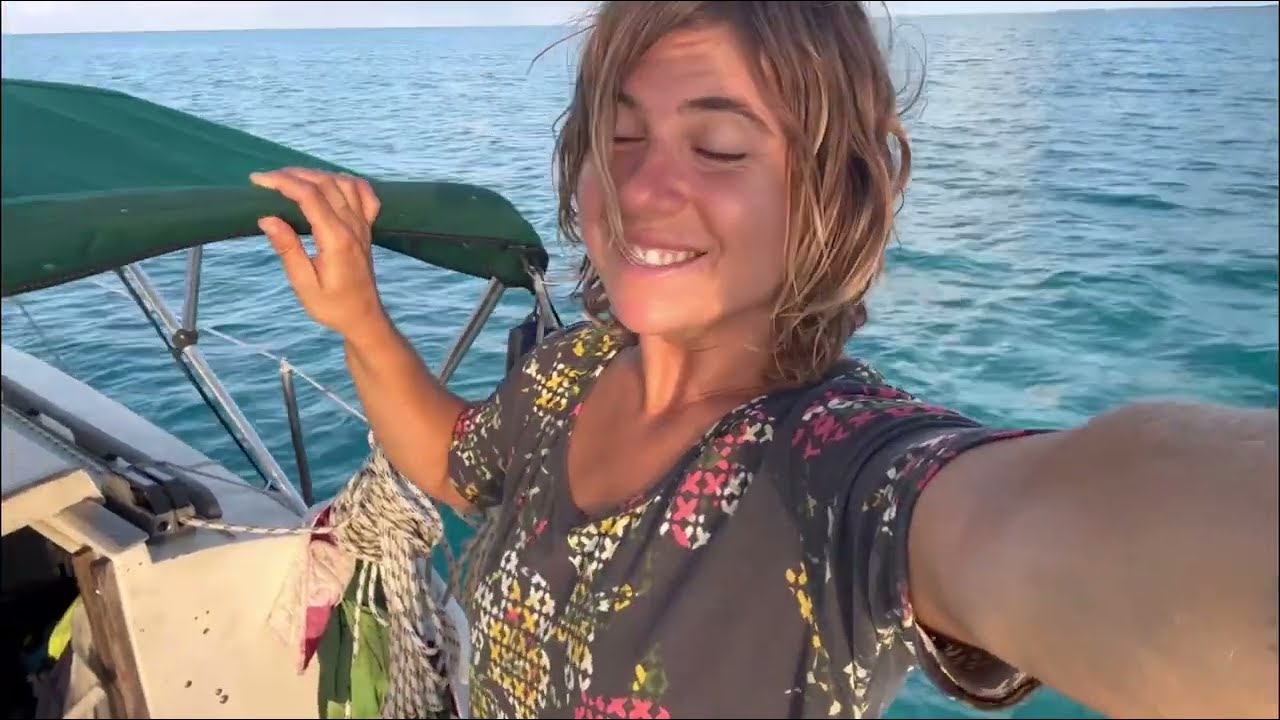S1 E12 Welcome to my sh*t show.. solo sailing to remote islands (Bahamas)