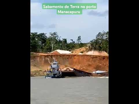 Desabamento de terra no porto de Manacapuru  Amazonas