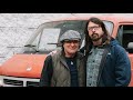 Capture de la vidéo Brian Johnson & Dave Grohl: Tour Van Top Trumps Part 1