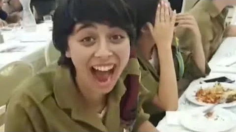 Hahaha military girl laughing 😂🤣