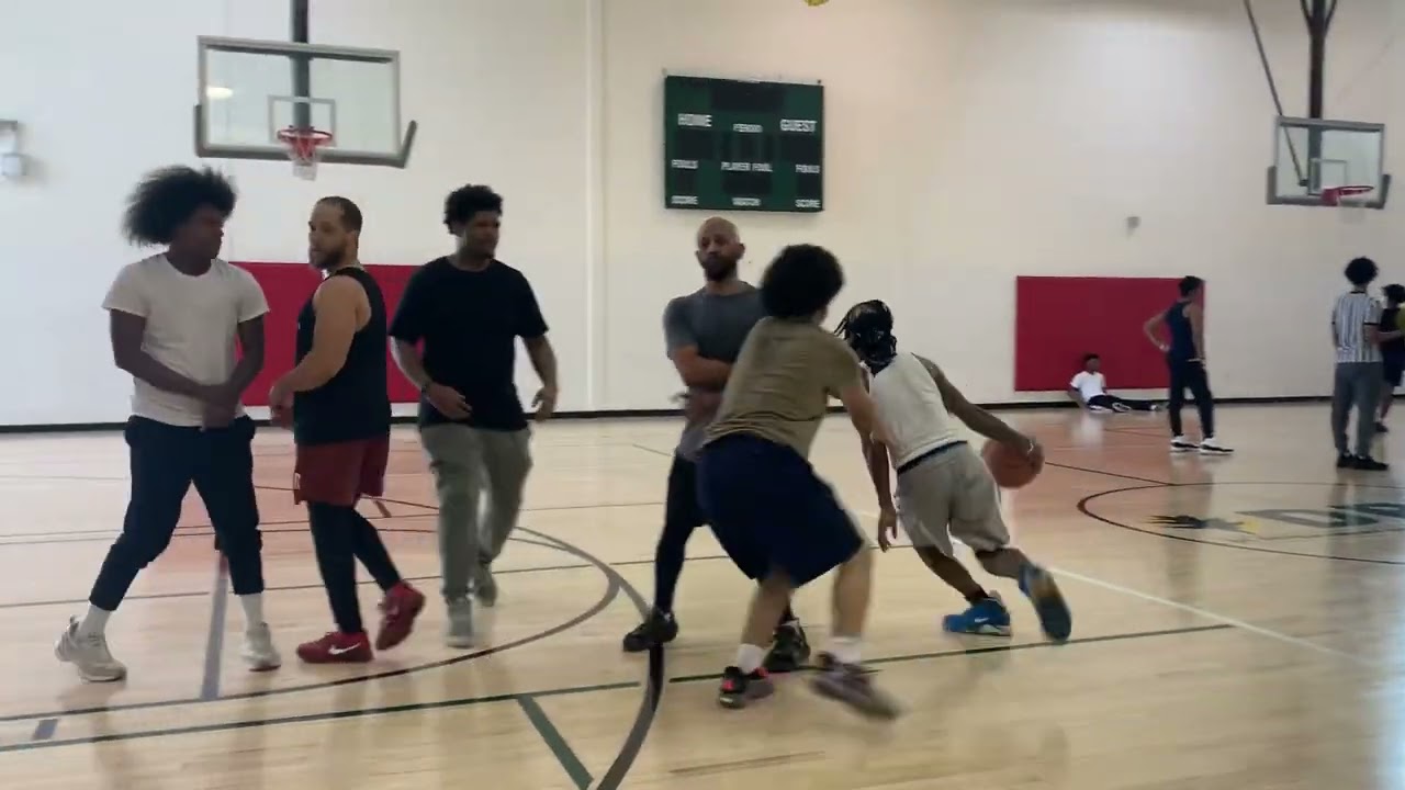 YouTubeでAirport Tone dropping off buckets🏀 Againを視聴 YouTubeでAirport Tone dropping off buckets🏀 Againを視聴