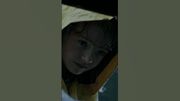 Take it Georgie! 🎈 #horror #horrorfilm #warnerbros #it #pennywise