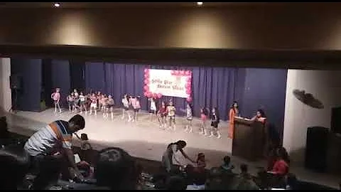 My sister daughter dance  in little
