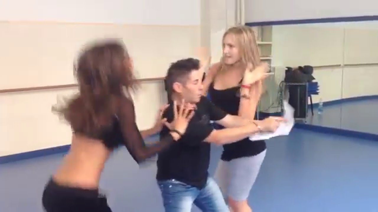 BACKSTAGE PROVE SIGLA VELINE E ROCCO GAUDIMONTE (GABIBBO)