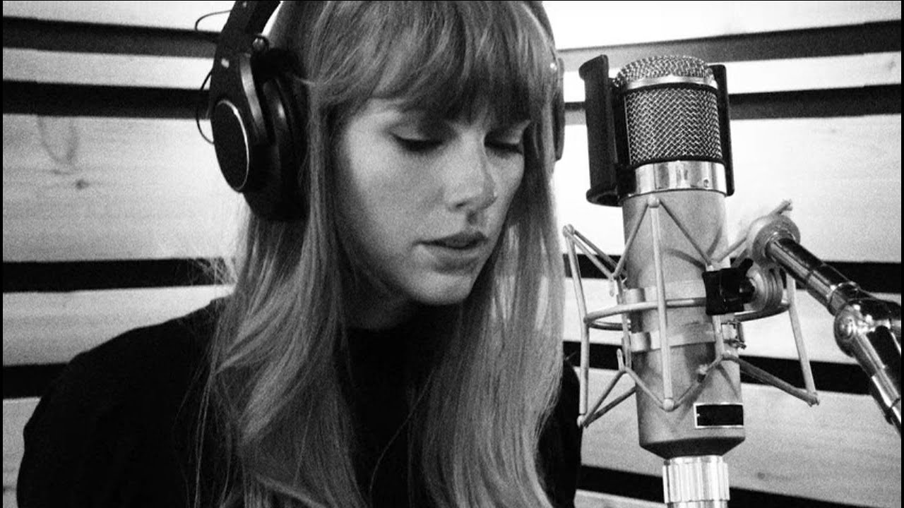 Taylor Swift - All Too Well (Sad Girl Autumn Version) - Recorded at Long Pond Studios Taylor Swift - All Too Well (Sad Girl Autumn Version) - Recorded at Long Pond Studios