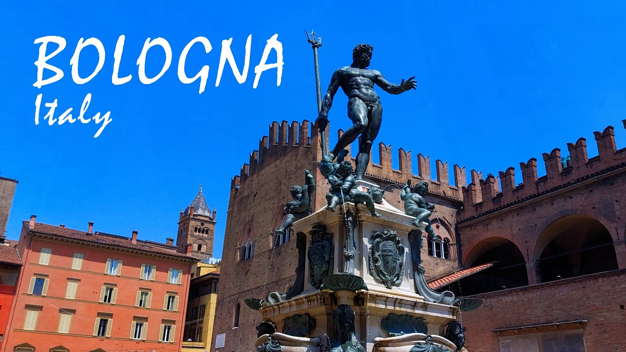 What to visit in Italy: Bologna, Italy - highlighs from Piazza