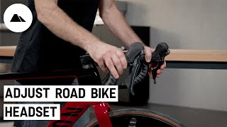 How to adjust the headset of your road bike