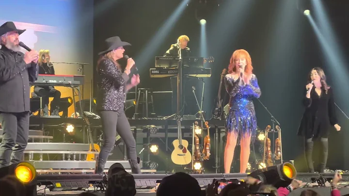 REBA & Terri Clark LIVE In Charleston, WV - Linda ...