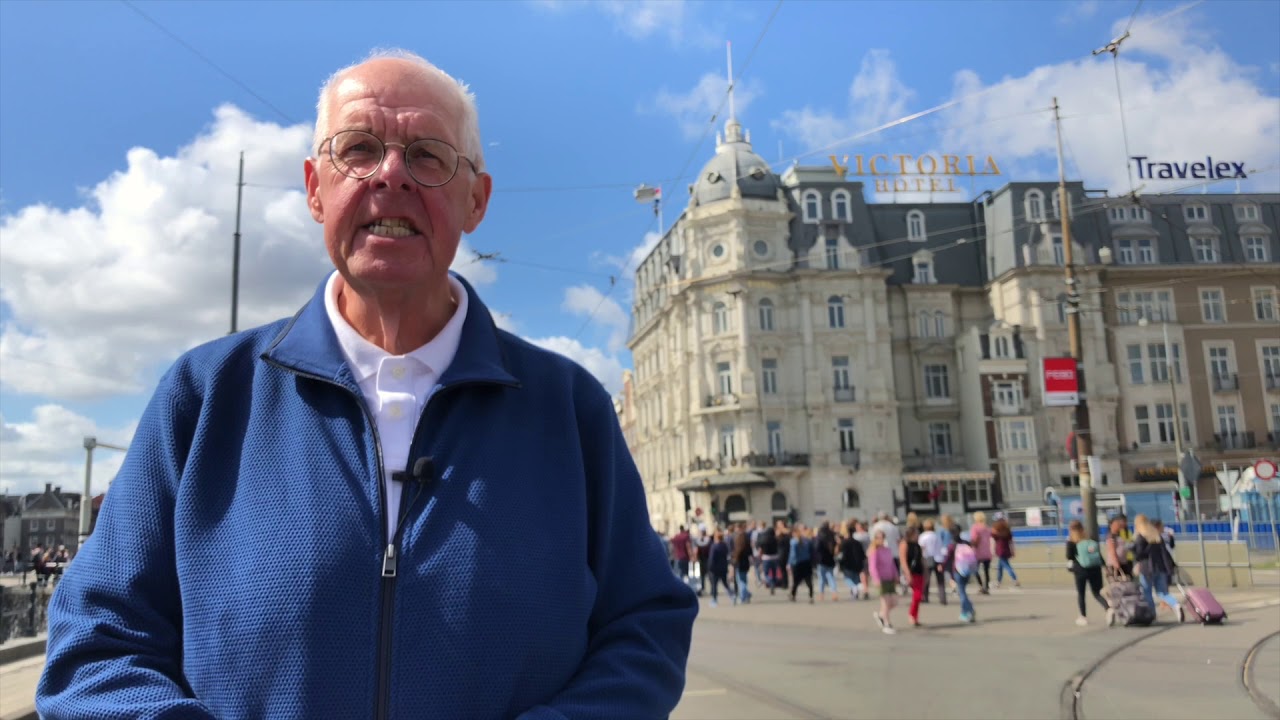 Bomans in Amsterdam - Het Victoria Hotel