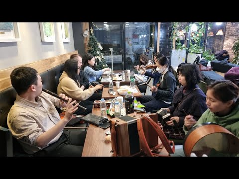 Trad Irish music session with Annie